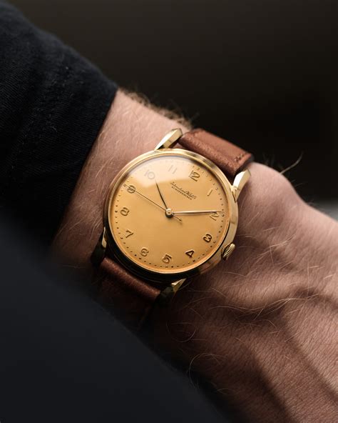 Iwc 18k Calatrava Bombé 1949 – GOLDAMMER